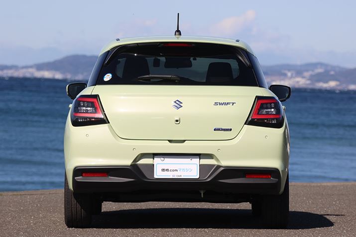 `tHɂ芴̂邽܂ĂBԕςɔzꂽLEDARrl[Vv_ɃCh