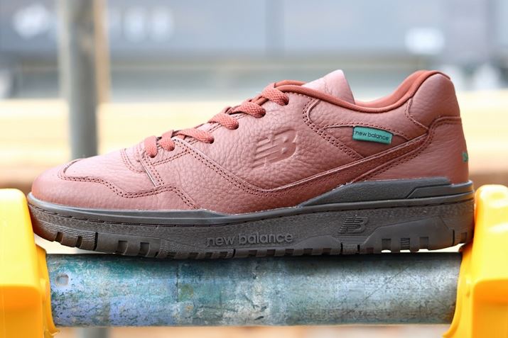 j[oX́uBB550PviuEjB[J[]i18,700~iōjB3{\