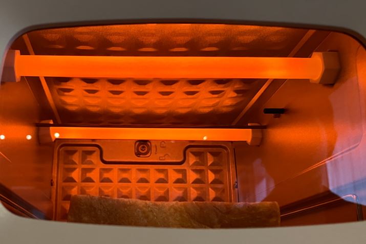 ug[Xg[hv̍ۂ͏㉺̃q[^[Ōɓ̉xCɏグAŕ\ʂĂAɐ߂g[XgɎdグ̂|Cgł