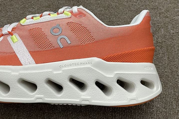 uHelionX[p[tH[v~bh\[́A2w\́uNEhebN tF[Yv̗pBnɏɈkďՌz邱ƂŁAƂܐɂăX[YȏdSړĂ