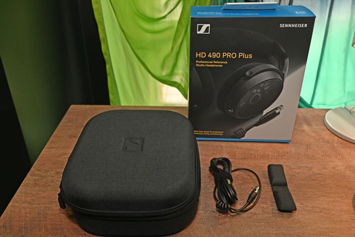 uHD 490 PRO Plusvɂ́AuHD 490 PROṽpbP[WeɉA3mP[uAwbhohpǉpbhit@ubNfށjAP[Xt