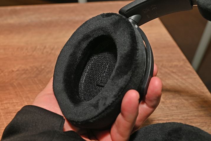 uHD 400 PROvɂĂX΂C[JbvfUC̗p