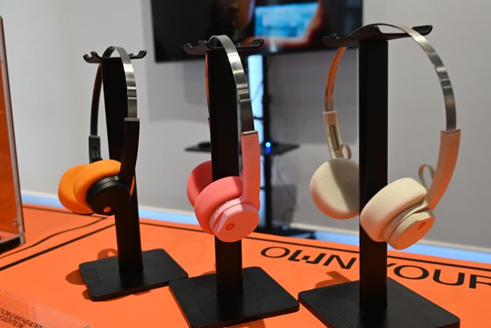 uMONDO FreestyleṽJ[oG[V̓gXyAĝقAubNAsNAO[W̑S4FCAbvBubNƃgXyAgɂ̓IWƃubÑC[pbhAsNɂ̓sNƃp[ṽC[pbhAO[Wɂ̓zCgƃubÑC[pbht