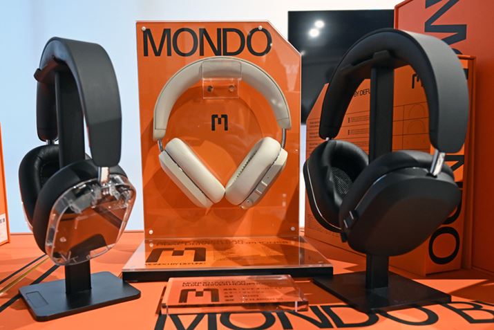 uMONDO Over-EarṽJ[oG[V́AgXyAgAO[WAubN̑S3F