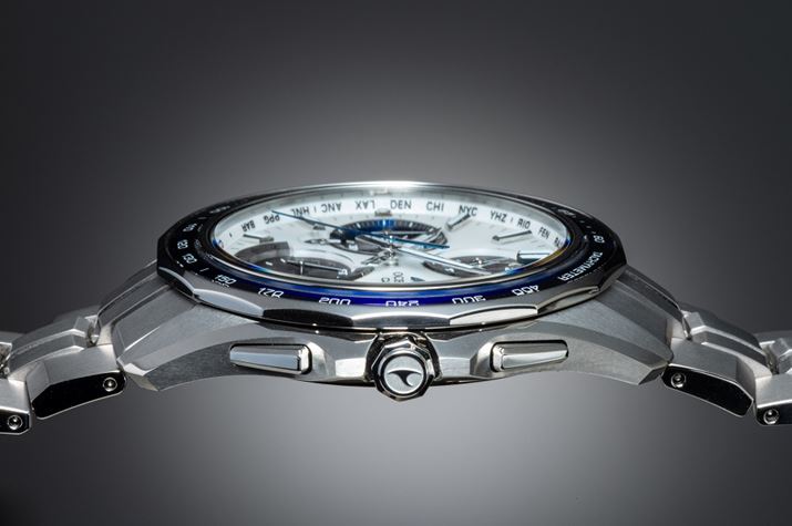 X`×DȗVGbg̃_uʂŁA}^̑בRp\Ă܂