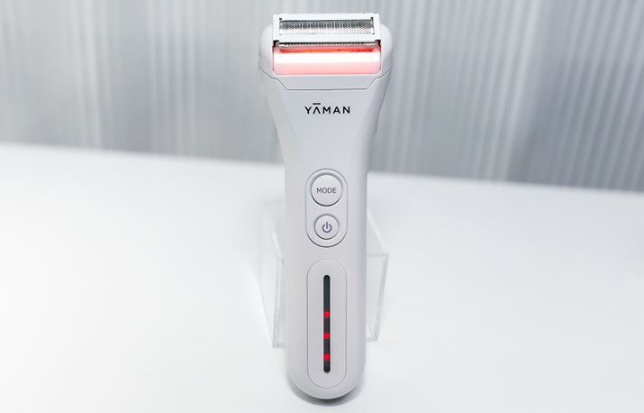 uXLvv̔zȉRFVF[rO\ȁuHOT SHAVE Trimmerv