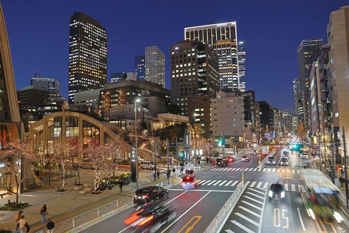 u̗Dv1BeɂȂ邽߁AuREOS R6 Mark IIARF24-70mm F2.8 L IS USMA24mmAHDR[hF̗DAF5AzCgoXFI[gi͋CDjAsN`[X^CFX^_[h