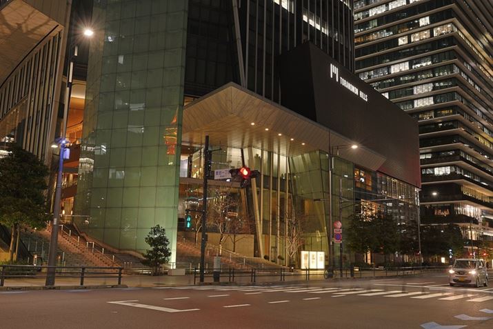 _lsV[B̂AIoႢ3ꂽʁAl̑Al̊XiBełBHDR[hł̖iBeł́Aȕ`ʂy߂EOS R6 Mark IIARF24-70mm F2.8 L IS USMA34mmAHDR[hFDWDADWF±2AF8AzCgoXF4900KAsN`[X^CFX^_[h