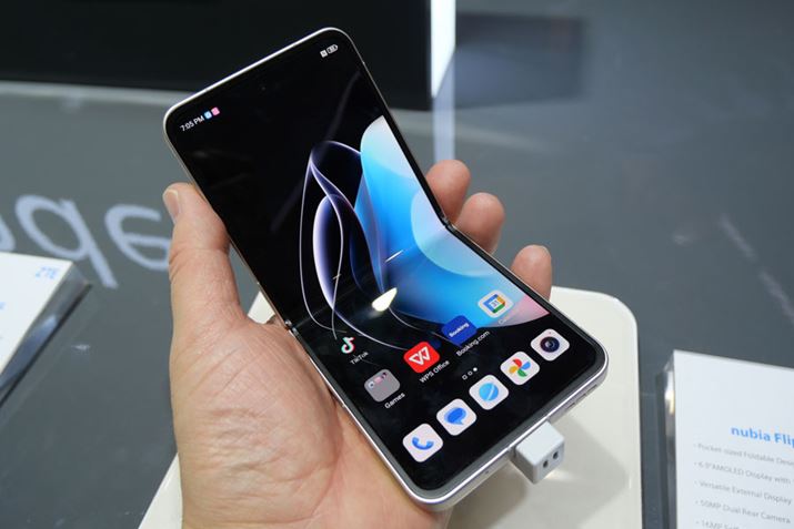 ́unubia Flip 5Gv́A2024N226XyCŎ{Ăgѓdb̌{sCxguMWC Barcelona 2024v̊JÂɍ킹Ĕ\ꂽ́BuLibero Flipv͂ɓ{Ŕ\ĂAZTE̗͂̓Ď