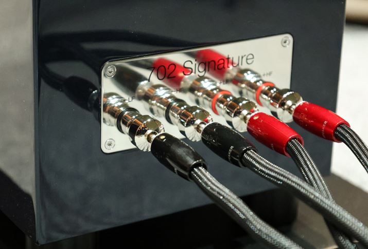 Xs[J[[q͐^JofނɃjbPbL{́BOϏ͂܂ςȂ悤Ɍ邪A[q̐cނł^JO[hقȂƂB̓Iɂ́As̏Ȃ^JgĂ邻