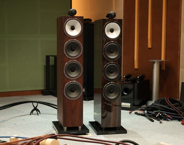 D&Mz[fBOX̎ŁAu702 S3 SignaturevAu705 S3 SignaturevƂɃx[XfƔr@𓾂ꂽ