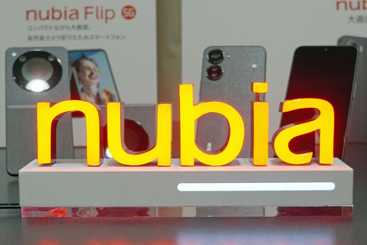 ZTEEWJuhunubiavB{sQɂƂȂunubia IvyvƐ܂肽݃X}zunubia Flip 5Gv2@𓊓