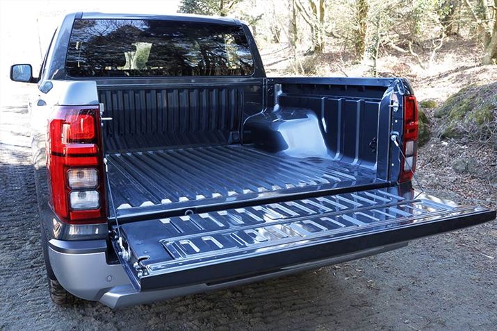 6ɂ킽AEŃ^tȎgɗ]TđςĂבBnb`obNԂƂ͈قȂeʂ̑傫ւ܂