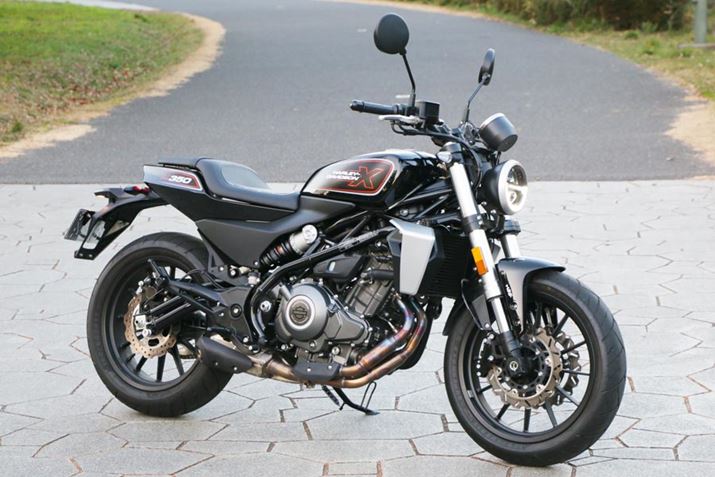 ԑ̃TCY2,110iSj×785iSj×1,110iSjmmŁAdʂ195kgBi699,800~iōjB70~؂鉿i͓NX̍YԂƔׂĂ͂̂̂