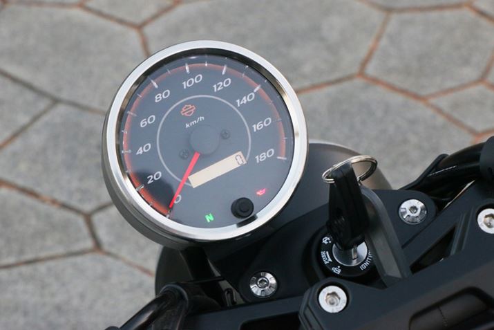 AiO^CṽXs[h[^[B̃fW^ɂ͑ŝقAGW]\BVtgCWP[^[K\cʌvȂǂ͂Ȃ