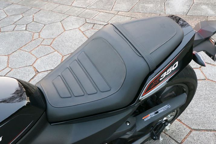 V[g͓AOi邱ƂőtコĂBAʒuŒ肳銴Ȃ̂Ń|WV̎Rx͒Ⴂ