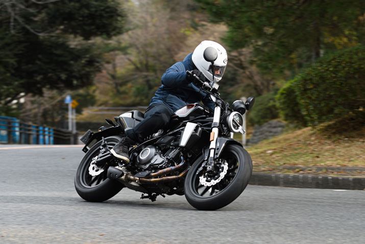 OTXyV͔rI悭̂ŁAقǃXs[hoĂȂĂy𖡂킦