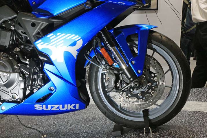 |tH[NɃWA}Eg̃Lp[ƁȂX|[c}V炵