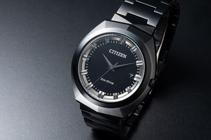 12ʒu6ʒuɎŐ𒆐SɂRȂ`ƁAI݂Ɏ荞񂾑ʍ\̃P[XfUĆÃfIȂ̂ɌĂ܂Bʐ^́uBN1015-52Ev