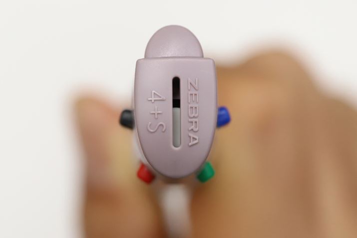 ȉ~̎ɁA4FmbN{NbvpV[vmbN𓋍ځBgppxȂł낤ƐԂɔzuĂāAEewŃmbN₷̂ꂵ|Cg