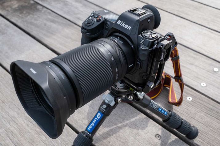 lC̃tTCY~[XJuZ 8vƑgݍ킹āuNIKKOR Z 28-400mm f/4-8 VRvr[܂