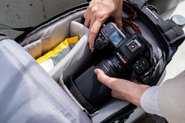 1{̃YƂČƂȂ̑傫łALp28mm]400mm܂őΉł邱ƂlƃRpNgBig̃bN⏬^̃JobOɓĎ^ׂTCYł