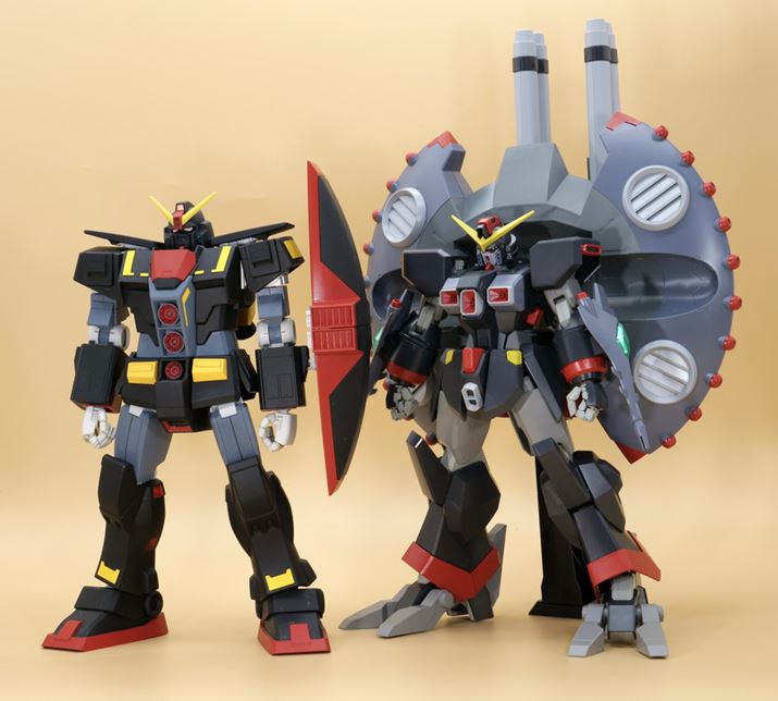 uHGUC 1/144 TCRK_vƑ傫rB{̂́uTCRK_v̂ق傫łAS̓obNpbNufXgCK_v̂ق傫ł