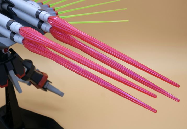 uAEtv[EhCcF[vp̒^r[GtFNgtBS͖26cmŁAuΌ`vƂȑfނɂAůpxɂF̕ωvy߂܂