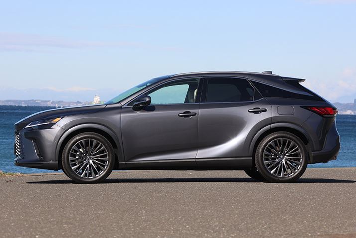 {fBTCY͑S4,890mmAS1,920mmAS1,700mmAzC[x[X2,850mmŁAԗdʂ2,010kg