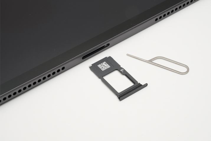 {iŃtH[}bgmicroSDXC[J[h͍ő128GB܂őΉBPCɂexFAT`ŃtH[}bg΍ő1TB܂őΉł܂