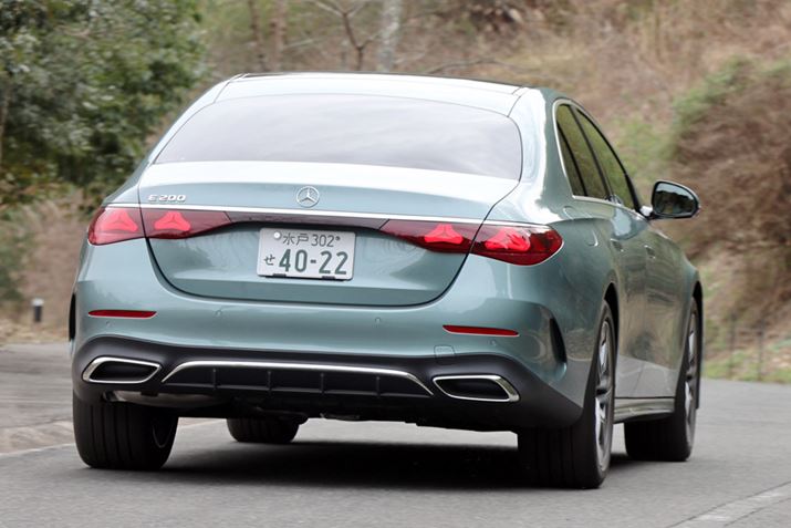 V^uENXṽu[LtB[́A炩ɃWbN֎肪ƂM悤ȁARRg[₷G