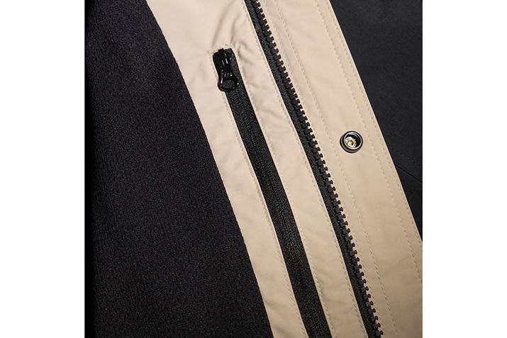 Wbvdl̓|Pbg͋Mdîɂd󂷂