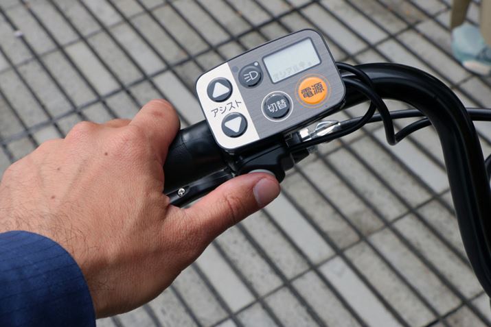 ThグƉ@\g悤ɂȂAtj^[ɁuIVALvƕ\B{^Ȃ΂ȂȂAew͂₷ʒuɂ̂ŁAŃnh般Ȃi߂