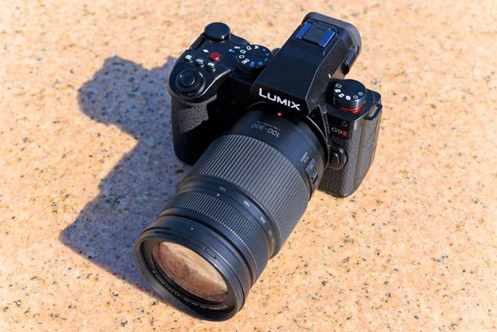 uLUMIX G9PROIIvƁuLUMIX G VARIO 100-300mm/F4.0-5.6 II/POWER O.I.S.v̑gݍ킹B➑̍ʂɎu␳XCb`ĂBYt[h͕tĂȂĂ