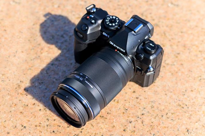 uOM SYSTEM OM-1 Mark IIvƁuM.ZUIKO DIGITAL ED 75-300mm F4.8-6.7 IIv̑gݍ킹