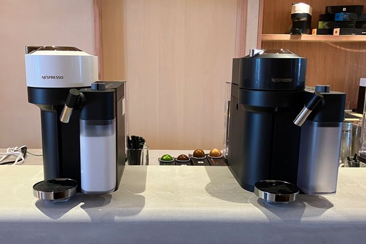 J[̓}bgzCgƃ}bgubN2FB{̃TCY190ij×315ij×407isjmmAdʂ͖6.3kgB^Neʂ͖1.6LA~N^Neʂ͖0.5LBX̔i77,000~iōj