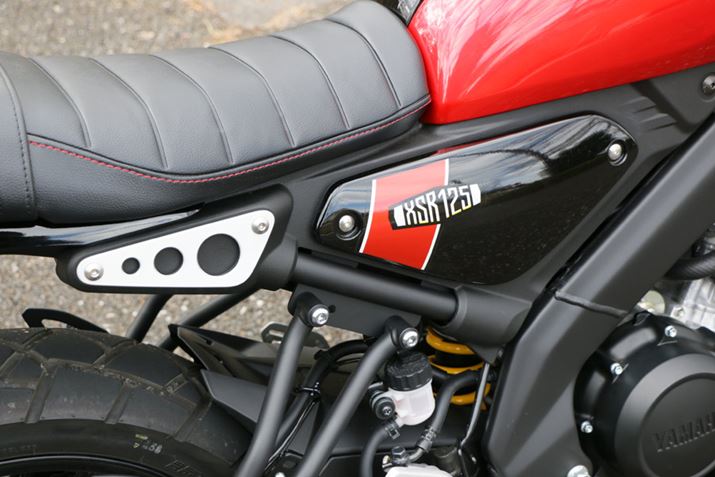 RpNgȃTChJo[ƁAz[HꂽA~̃v[gV[YɋʂC[WoĂ