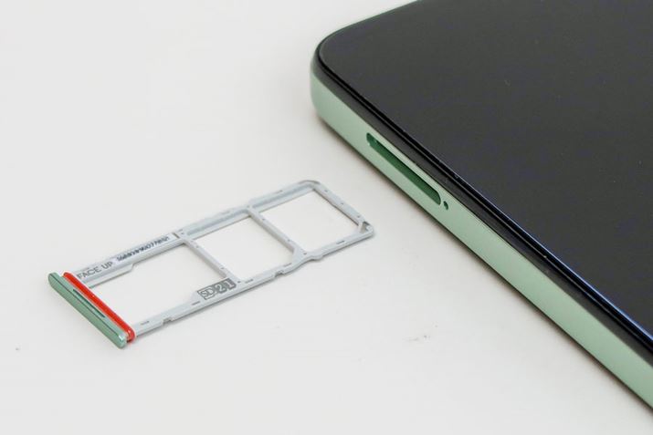 ʂɂ̓J[hXbgA2nanoSIMJ[hƁAmicroSDJ[h𓯎ɃZbgłgvJ[hXbgdl