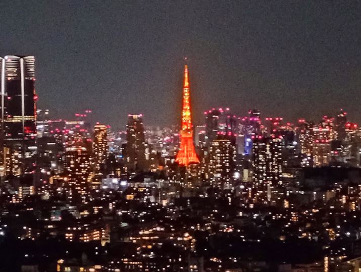 ̓iCgrWAY[ȂŎBeiB̓fW^4{̃Y[ŎBeBcOȂfBe[ڂ₯邤ɃmCYڗ