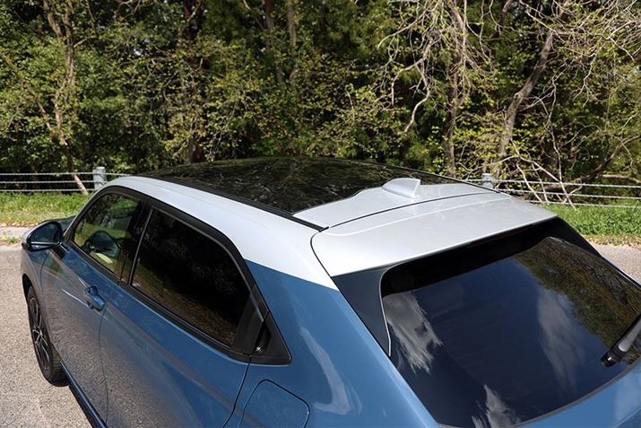 Vo[g[̃[t͐VF́uV[xbhu[Ep[vƁuNX^ubNEp[vIׁA؂₩ȕ͋CBubNg[͂RFpӂĂ܂