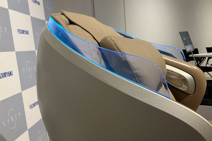 w̏㕔̉ɂ͂炩ȐuArGgLEDCgv𓋍ڂAS悤ȃbNXԂo܂