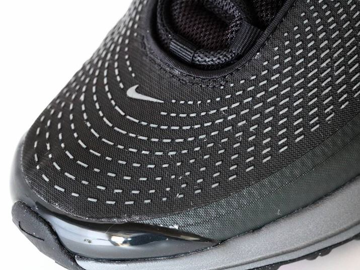 L@IȕԃAbp[ByʂʋCɂꂽbVfނ̏ɁAVRɎfނd˂ė̓IɃvgVȃeLX^C̗pĂ