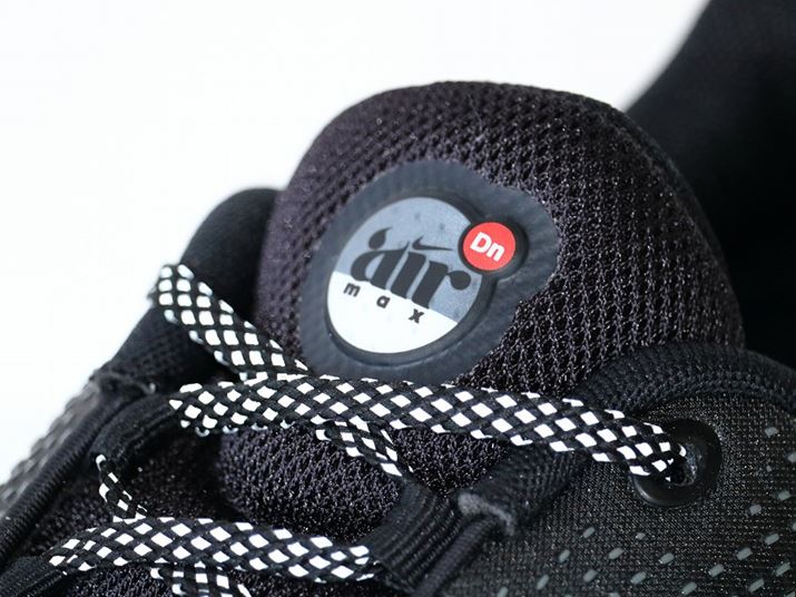 Xg{𕰂ĎBeƂȊBƃtbV̌𔽎˂ĂB铹̕sEs̈Smۂ