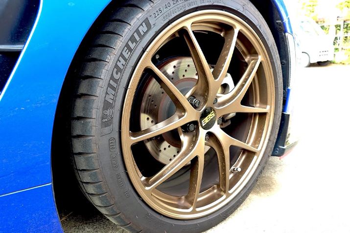 M҂̈ԃXouBRZvɑ^CTCY225/40ZR18BhzȌԂł