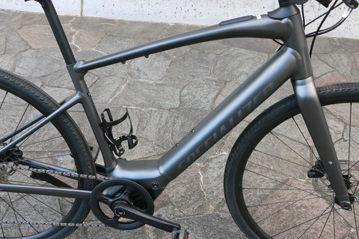 500WhI[o[̗eʂȂA320Wh̃obe[͏߂Aő130km̃AVXgsɑΉBeʂ}Ă邱ƂאgŁAe-Bikeɂ͌ȂVGbgBAobe[Oď[d邱Ƃ͂łȂ