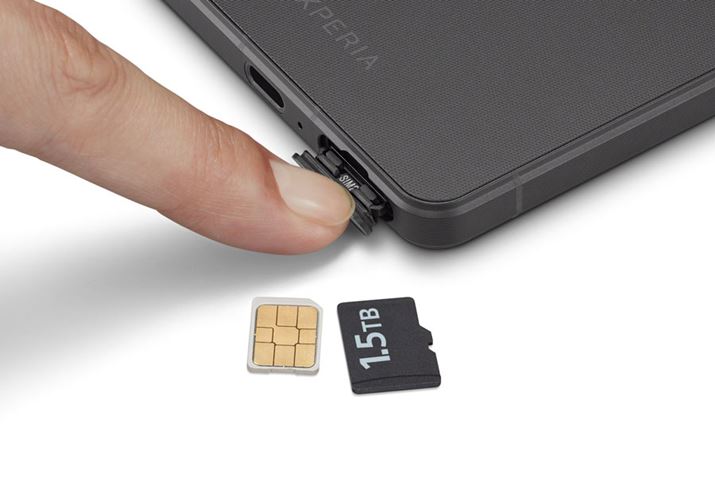 1.5TB܂őΉmicroSDXC[J[hXbg𓋍ڂ