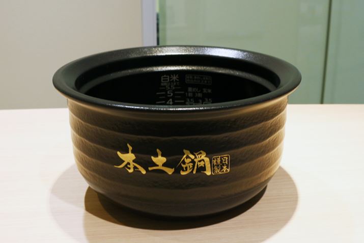 ƔׂĖ4{̉Ԍʂỹx[X͕ςɁA\o܂