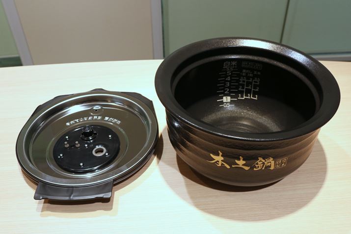 gpɐ􂤂͓̂ԂƓ2_BԂ͐H􂢊@ɑΉĂ܂BȂ݂ɁAԂ̓}OlbgŖ{̂ɎtdlȂ̂ŁAEyȂ̂Ii̓QƁj