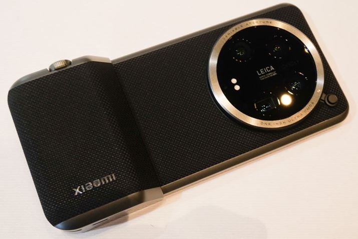 VI~͓{sɌāA߂ēЂ̍ŏʃtbOVbvfuXiaomi 14 Ultrav𓊓Bli͍p̎Ӌ@uXiaomi 14 Ultra tHgOtB[LbgvŎɓLy[{Ă