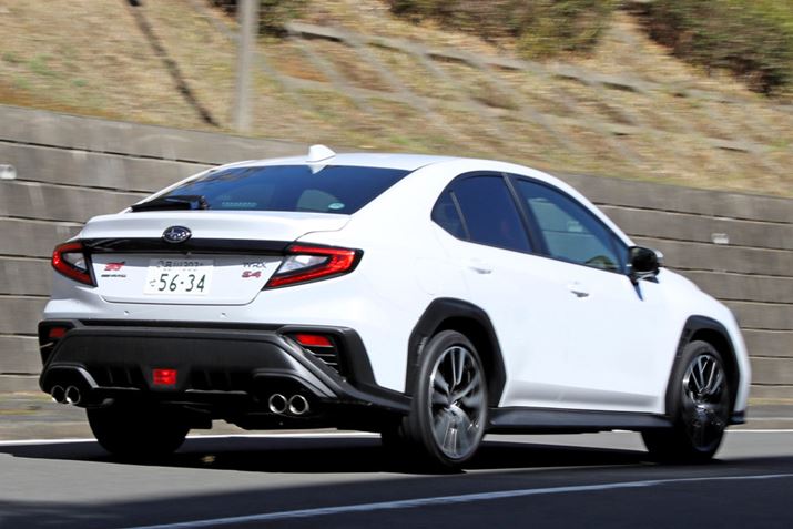 uWRX S4vɂ́AuXoO[ovbgtH[vƁutCi[t[\v̗pĂAȃnhOKȏSn